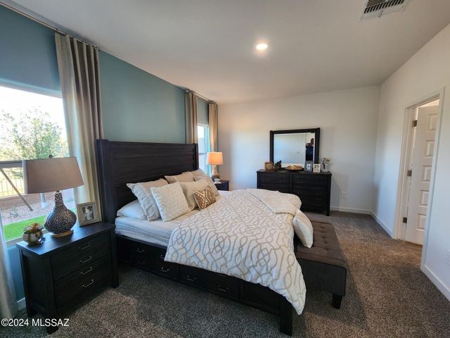 8880 S Gambelia Lane, Vail, AZ 85641