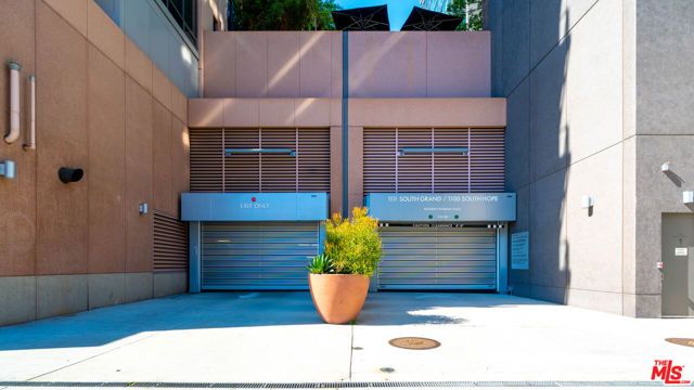 1111 S Grand Avenue 605, Los Angeles, CA 90015