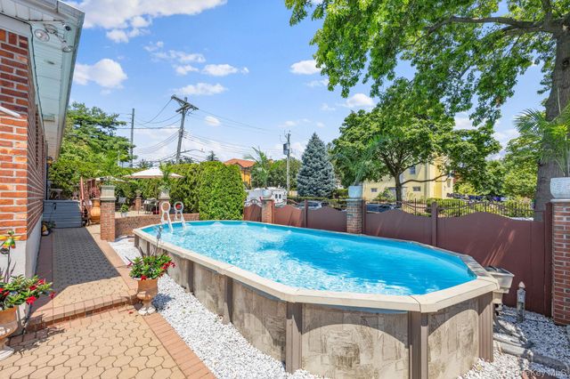 14118 14th Avenue, Whitestone, NY 11357