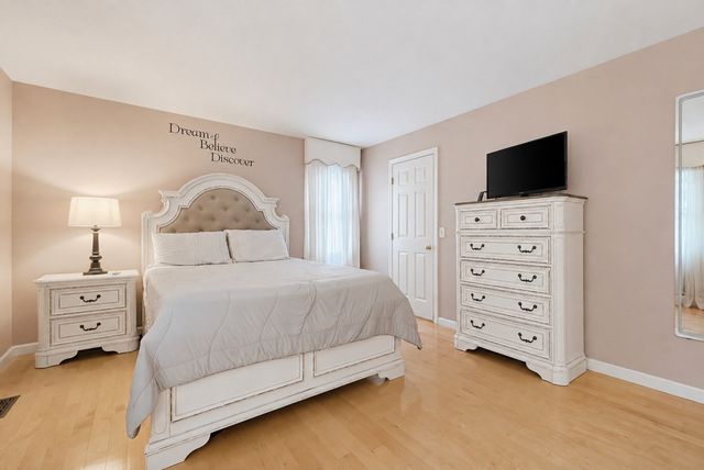 11 Weatherstone Dr 11, Worcester, MA 01604