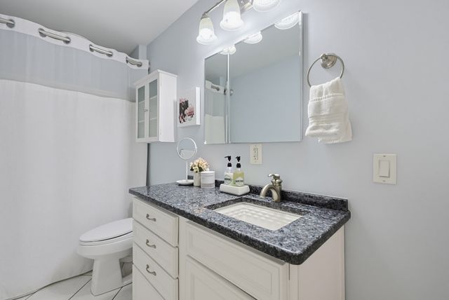 11 Weatherstone Dr 11, Worcester, MA 01604