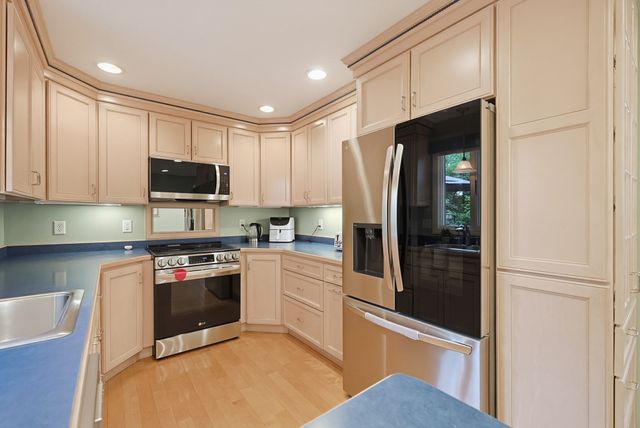 11 Weatherstone Dr 11, Worcester, MA 01604