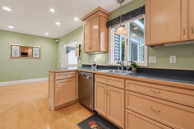 11 Weatherstone Dr 11, Worcester, MA 01604