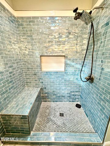 2206 North Greenwood Drive, Johnson City, TN 37604