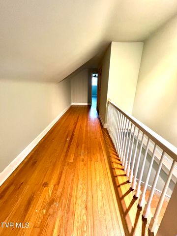 2206 North Greenwood Drive, Johnson City, TN 37604