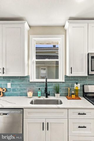 44 LINCOLN AVE, Mount Ephraim, NJ 08059