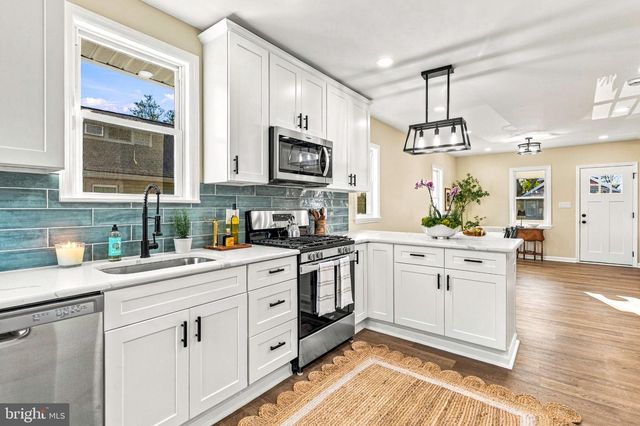 44 LINCOLN AVE, Mount Ephraim, NJ 08059