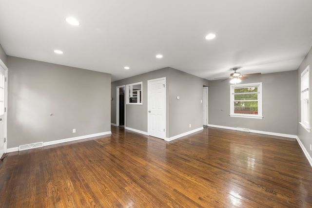 815 W 187th Street, Glenwood, IL 60425