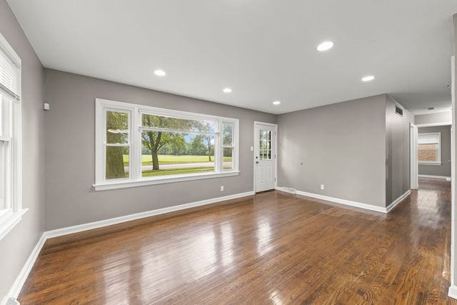 815 W 187th Street, Glenwood, IL 60425