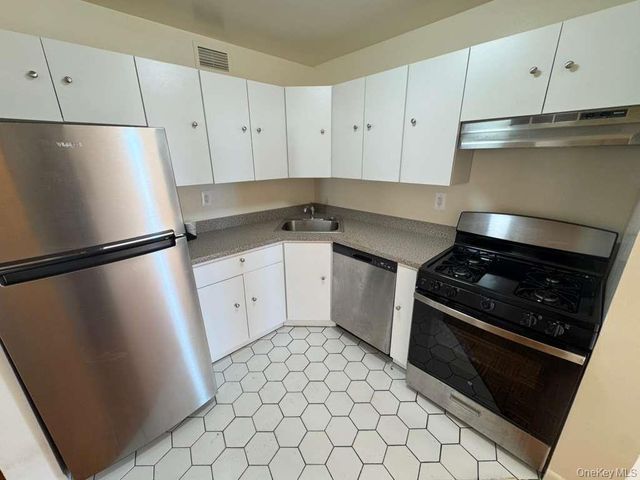 27 Ludlow Street 5F, Yonkers, NY 10705