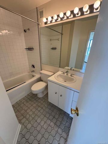 27 Ludlow Street 5F, Yonkers, NY 10705