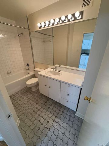 27 Ludlow Street 5F, Yonkers, NY 10705