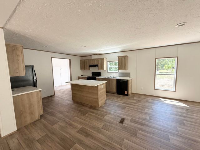 185 Fennel Lane, Round O, SC 29474