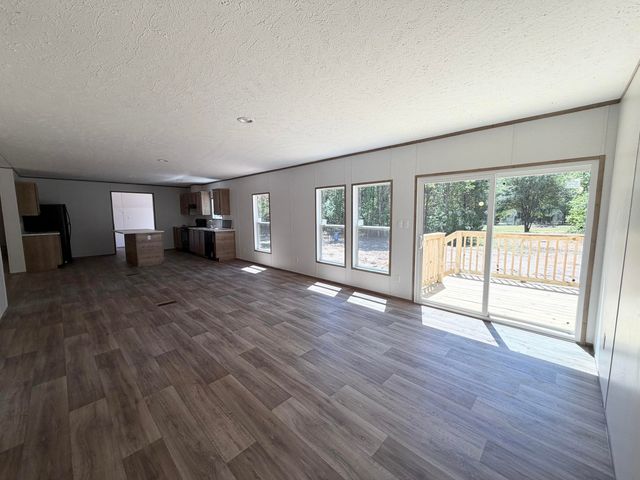 185 Fennel Lane, Round O, SC 29474