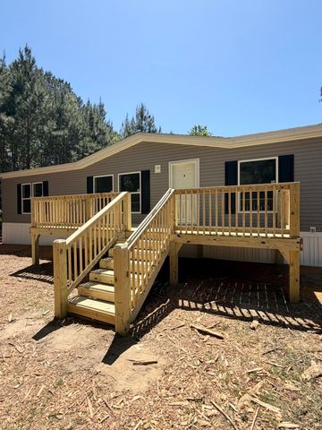 185 Fennel Lane, Round O, SC 29474
