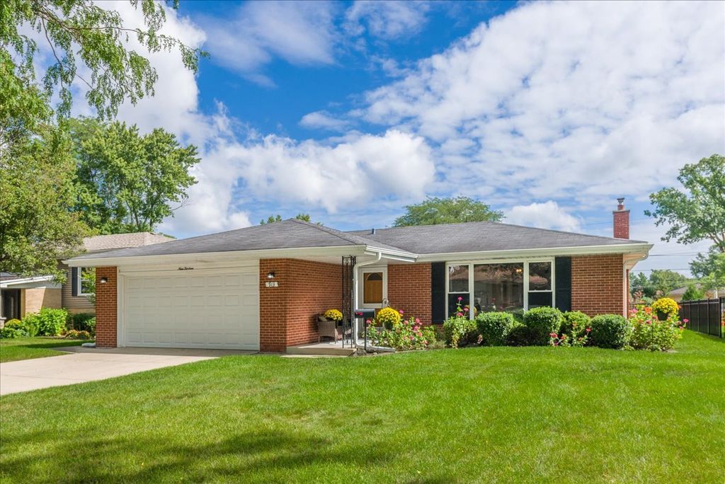 913 S Lancaster Street, Mount Prospect, IL 60056 — exterior