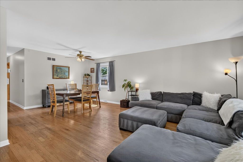 913 S Lancaster Street, Mount Prospect, IL 60056 — photo 5