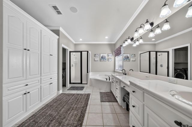 20402 Ashley Cir, Troup, TX 75789