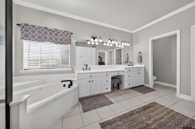 20402 Ashley Cir, Troup, TX 75789