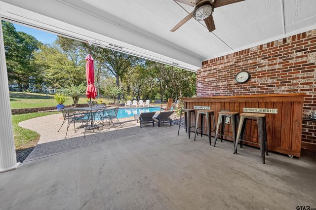 20402 Ashley Cir, Troup, TX 75789