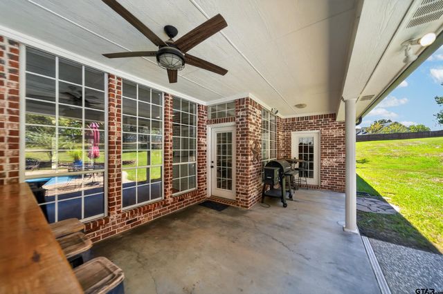 20402 Ashley Cir, Troup, TX 75789