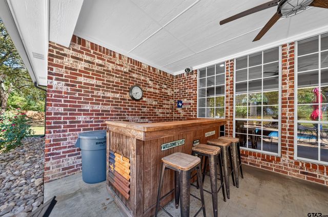 20402 Ashley Cir, Troup, TX 75789