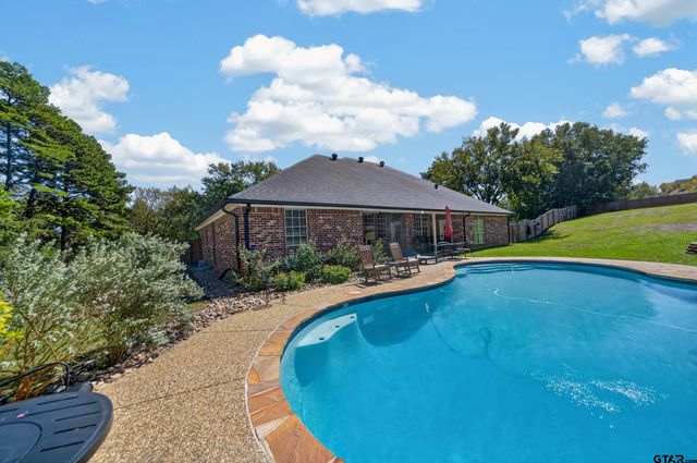 20402 Ashley Cir, Troup, TX 75789