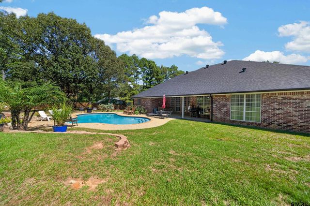 20402 Ashley Cir, Troup, TX 75789