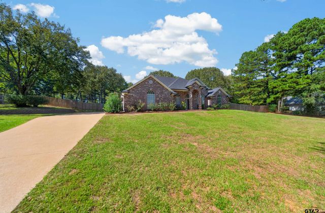 20402 Ashley Cir, Troup, TX 75789