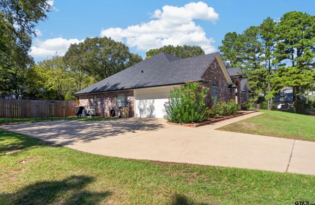 20402 Ashley Cir, Troup, TX 75789