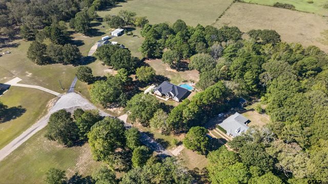 20402 Ashley Cir, Troup, TX 75789