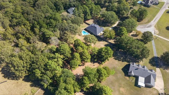 20402 Ashley Cir, Troup, TX 75789