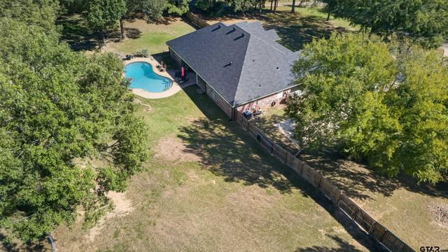 20402 Ashley Cir, Troup, TX 75789