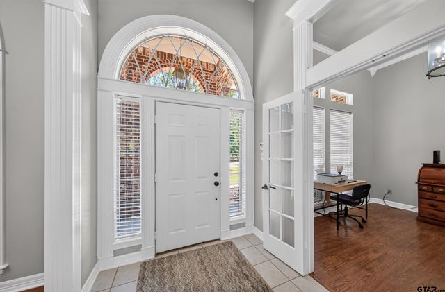 20402 Ashley Cir, Troup, TX 75789