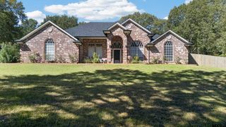 20402 Ashley Cir, Troup, TX 75789