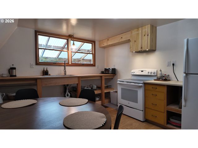 26022 S ELWOOD Rd, Colton, OR 97017