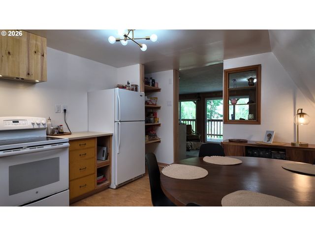 26022 S ELWOOD Rd, Colton, OR 97017