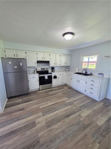 84 Crossridge Rd, Fallowfield Twp, PA 15022