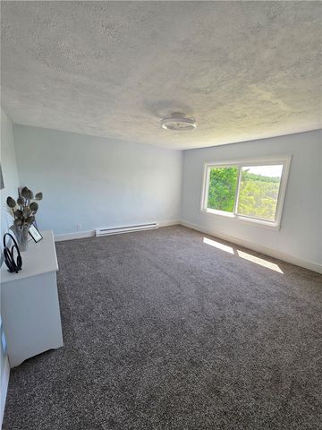84 Crossridge Rd, Fallowfield Twp, PA 15022