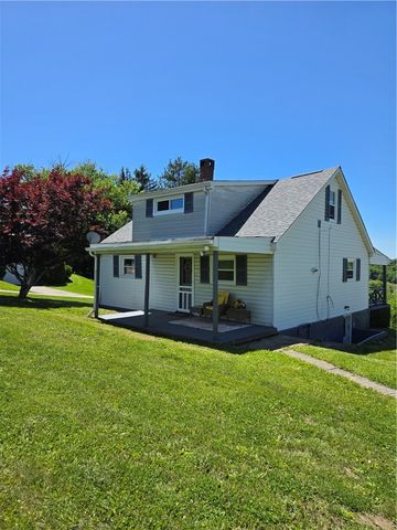84 Crossridge Rd, Fallowfield Twp, PA 15022