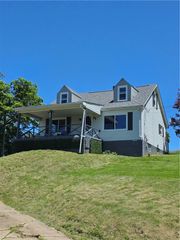 84 Crossridge Rd, Fallowfield Twp, PA 15022