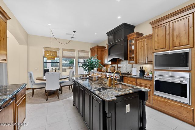 2502 Los Alamos Court, Las Cruces, NM 88011