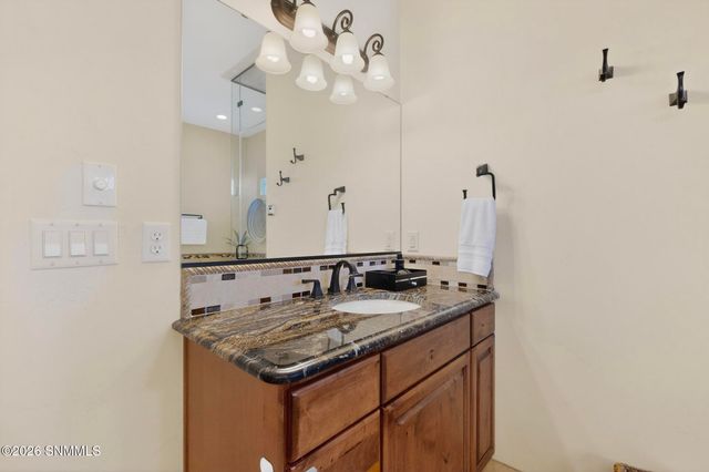 2502 Los Alamos Court, Las Cruces, NM 88011