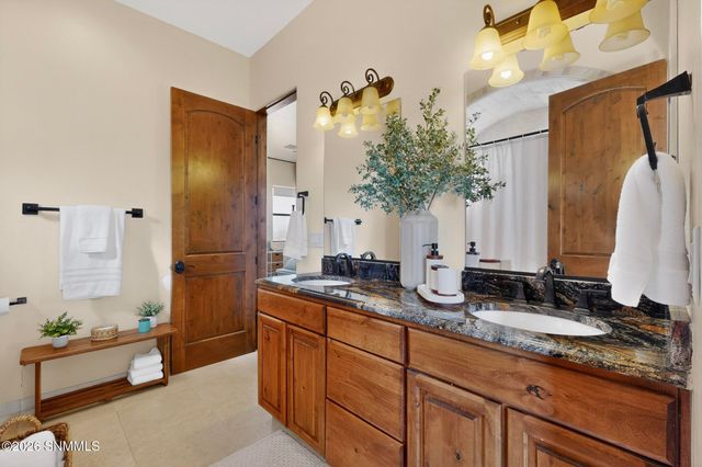 2502 Los Alamos Court, Las Cruces, NM 88011