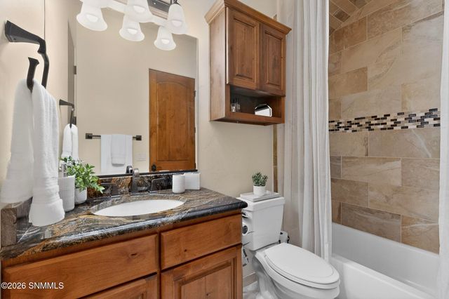 2502 Los Alamos Court, Las Cruces, NM 88011