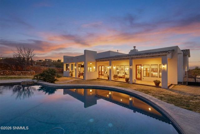 2502 Los Alamos Court, Las Cruces, NM 88011