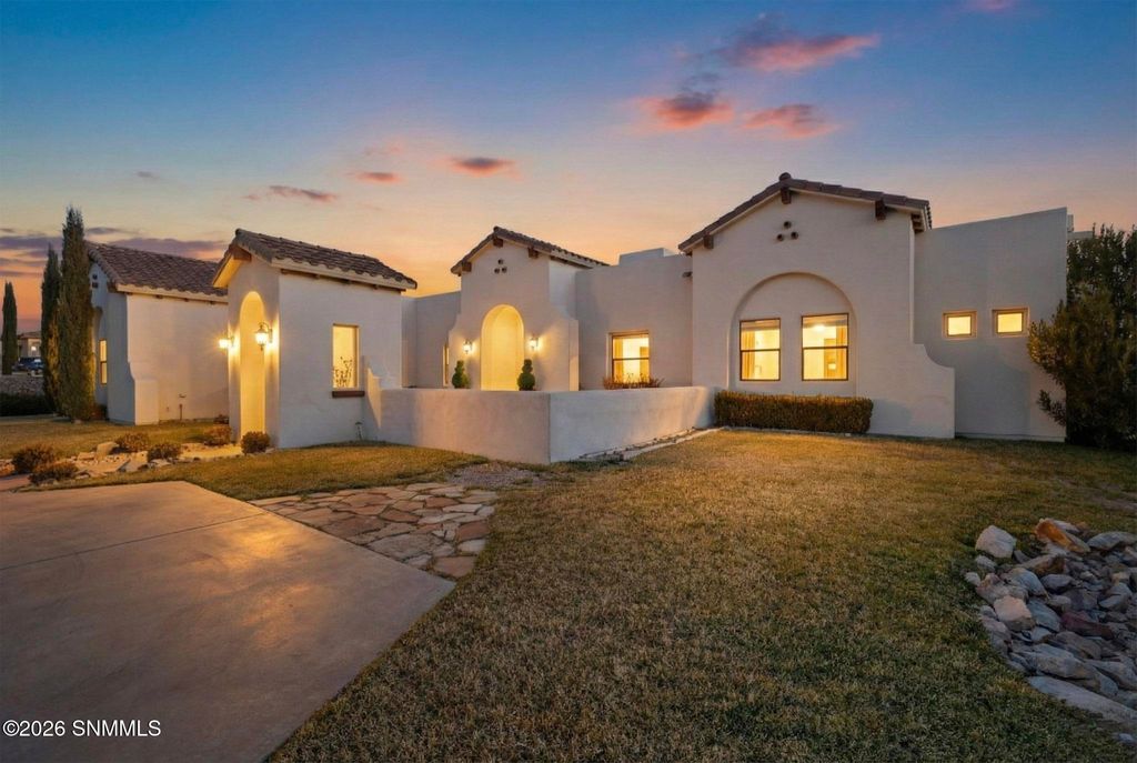 2502 Los Alamos Court, Las Cruces, NM 88011