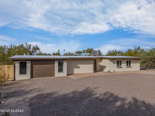 2610 W Medici Drive, Tucson, AZ 85741