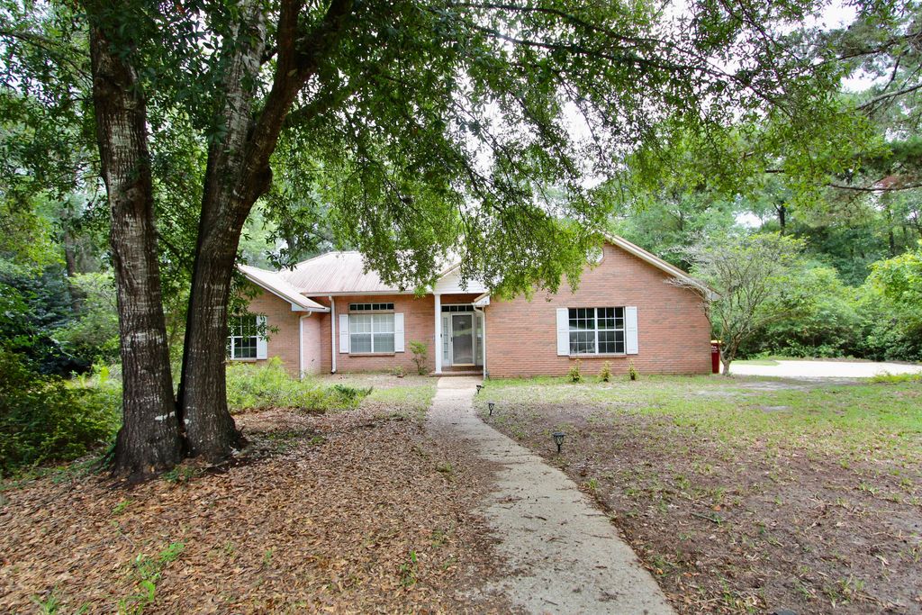 218 Golf Course Drive, Crestview, FL 32536