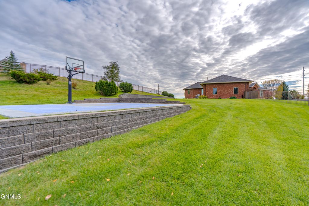 901 Corvette Circle, Bismarck, ND 58503 photo 118